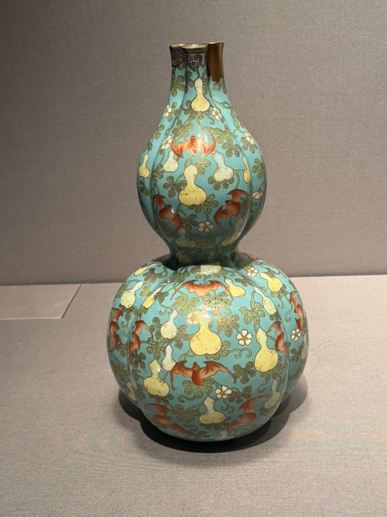 stunning cloisonné vase at the tokyo national museum showing off that INCREDIBLE edo period craftsmanship with gourds and birds