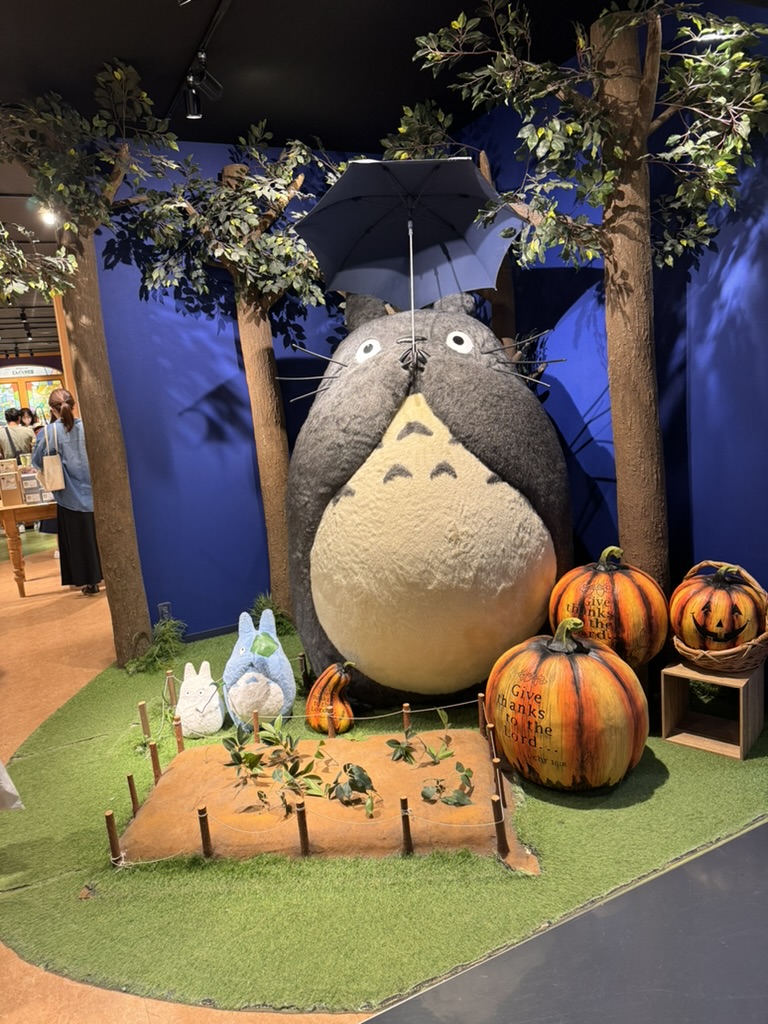 christina found this ADORABLE totoro display at the ghibli store in osaka, complete with halloween pumpkins and tiny garden patch