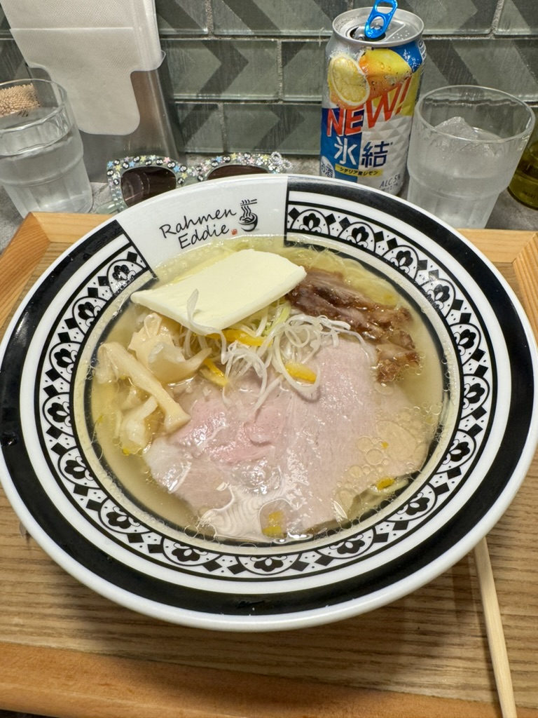 christina's first bowl of LEGIT tokyo ramen at rahmen eddie in shinjuku, with a refreshing hyoketsu lemon sour on the side