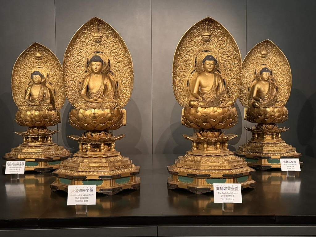 stunning golden buddha statues at the tokyo national museum - these amida nyorai figures from the kamakura period are way more impressive in person than photos