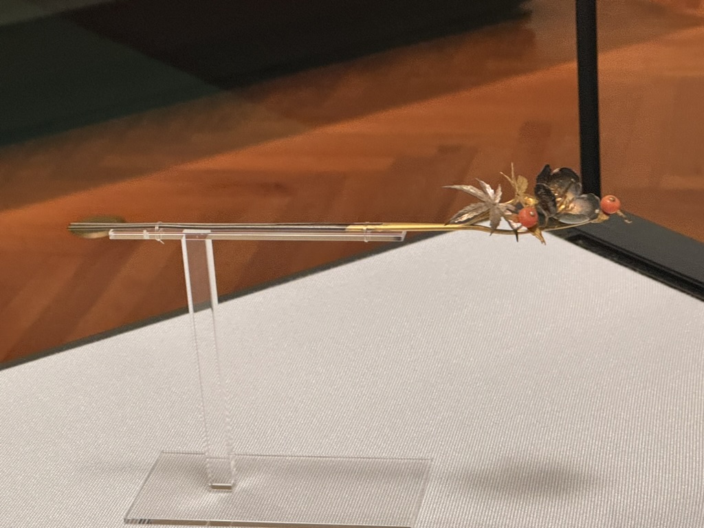 spotted this intricate kanzashi hair ornament at the tokyo national museum - these things are TINY but so detailed