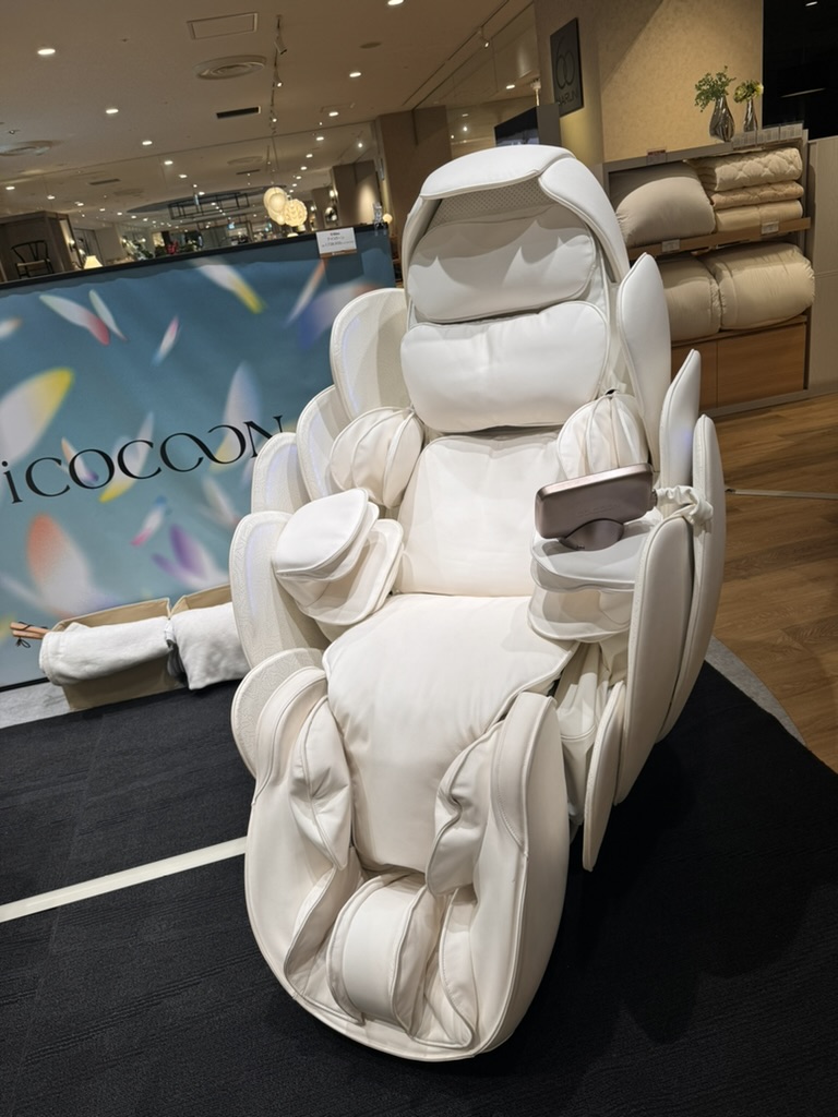 christina found this WILD massage chair at the icocoon store in shibuya - looks more like a space pod than furniture