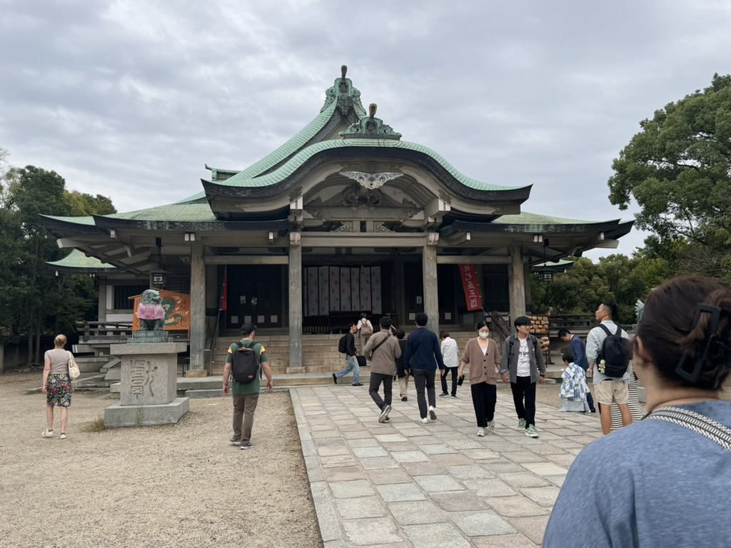 christina caught this shot of the hokoku shrine while exploring osaka castle park - way less crowded than we expected for a saturday morning