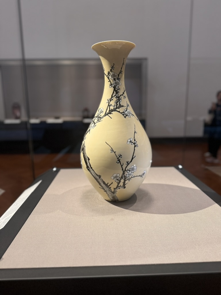 beautiful plum blossom vase at the tokyo national museum - christina's got a good eye for these STUNNING ceramic pieces