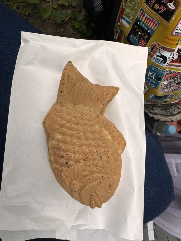 christina found this GIANT taiyaki near teradacho station - way better than the ones back home