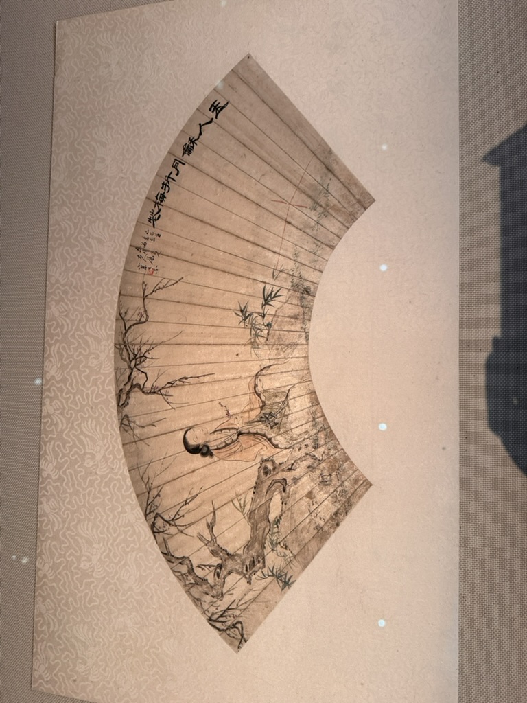 spotted this AMAZING ink painting on a traditional fan at the tokyo national museum. the delicate brushwork showing nature scenes is so typical of edo period art.