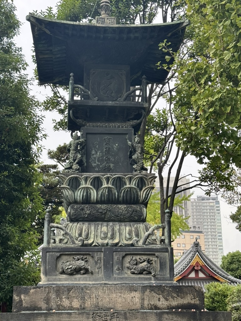 christina found this ornate temple lantern near senso-ji, one of the OLDEST buddhist temples in tokyo