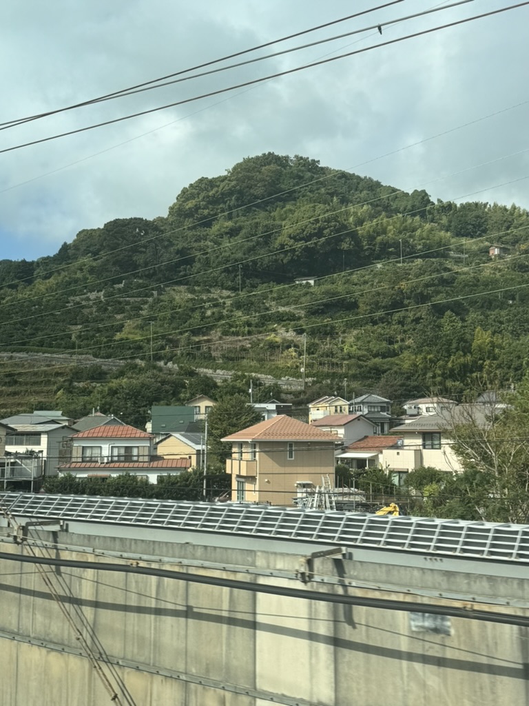 quick glimpse of yugawara's hillside neighborhoods from the SHINKANSEN as we zoomed between tokyo and kyoto