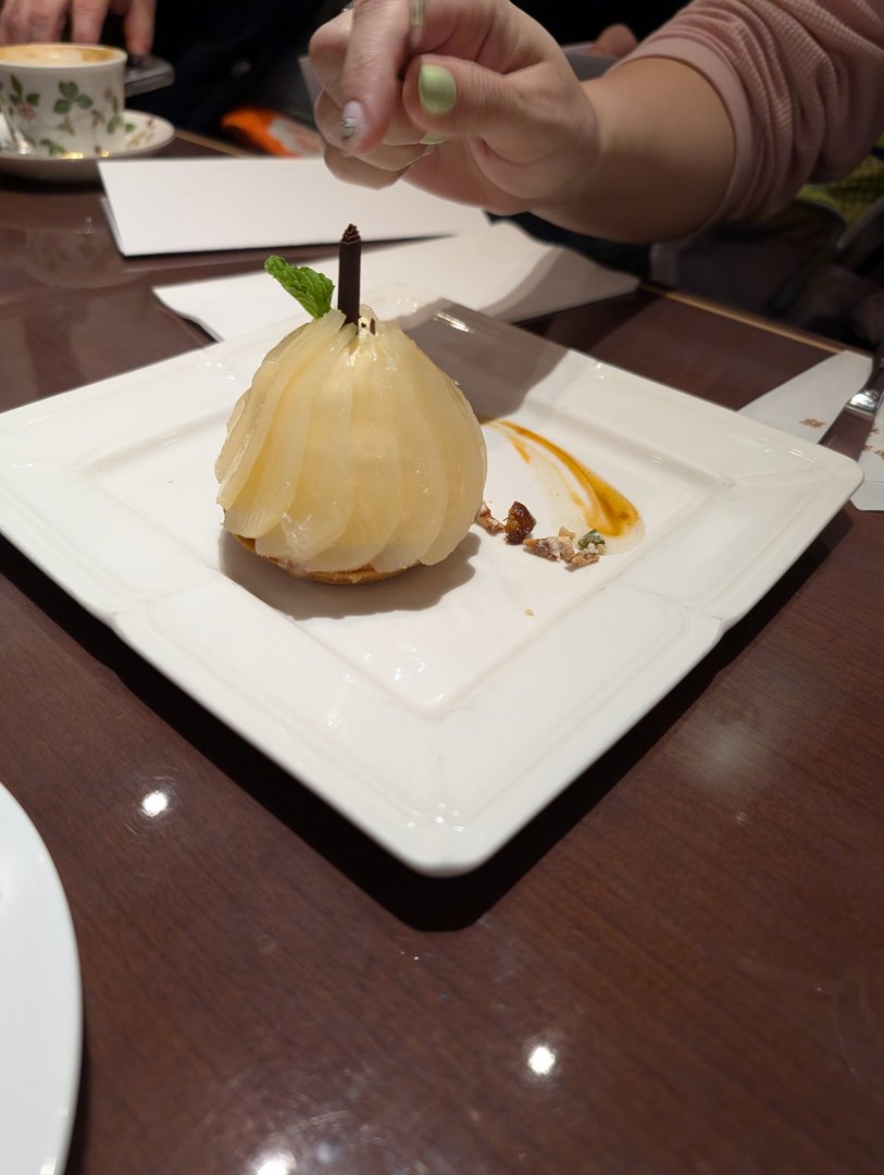 fancy dessert stop in shinjuku - this pear-shaped mont blanc was ALMOST too pretty to eat