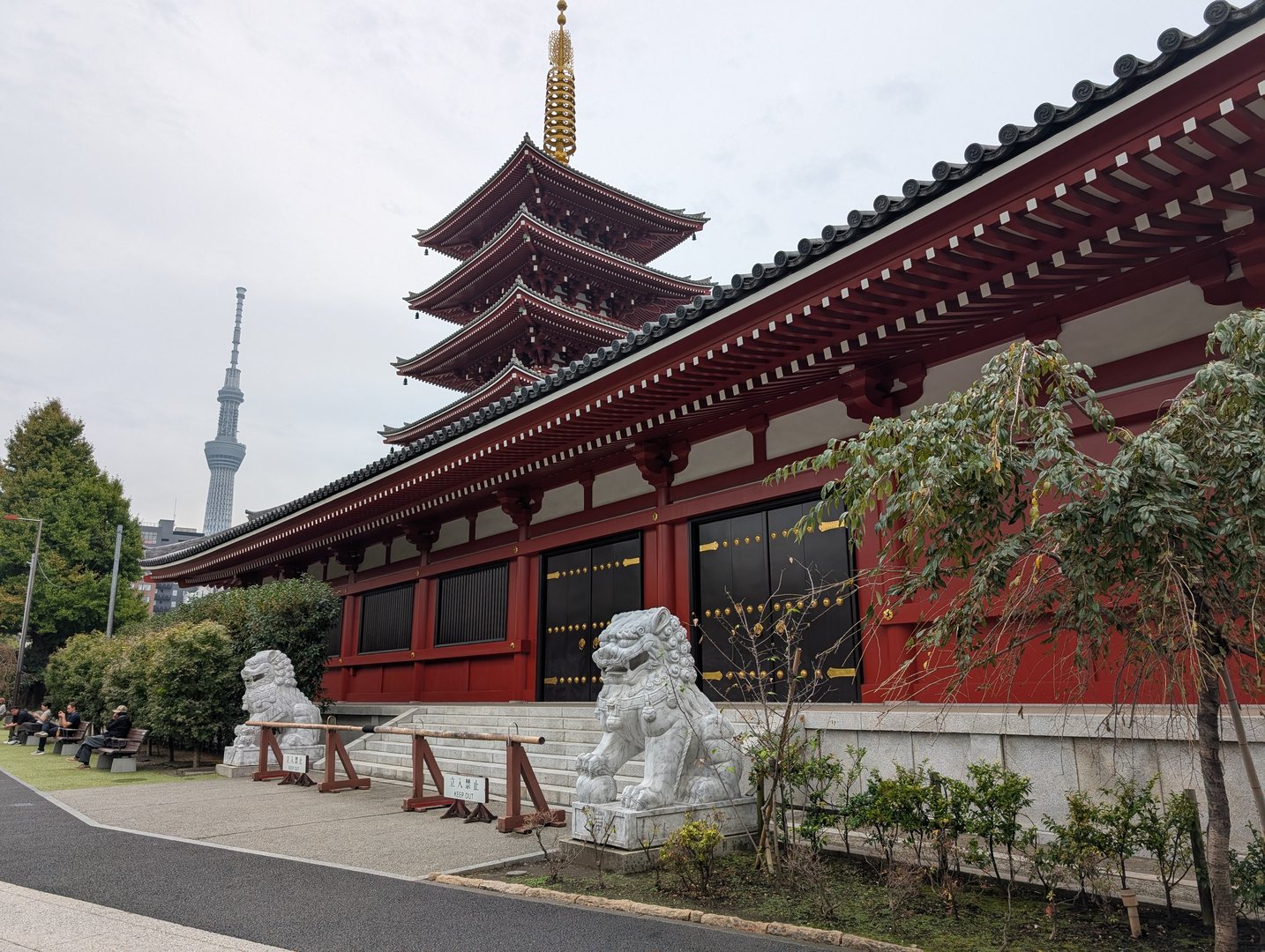 chuck caught this PERFECT shot of the sensoji temple's five-story pagoda with tokyo skytree lurking in the background. old meets new in the most tokyo way possible.