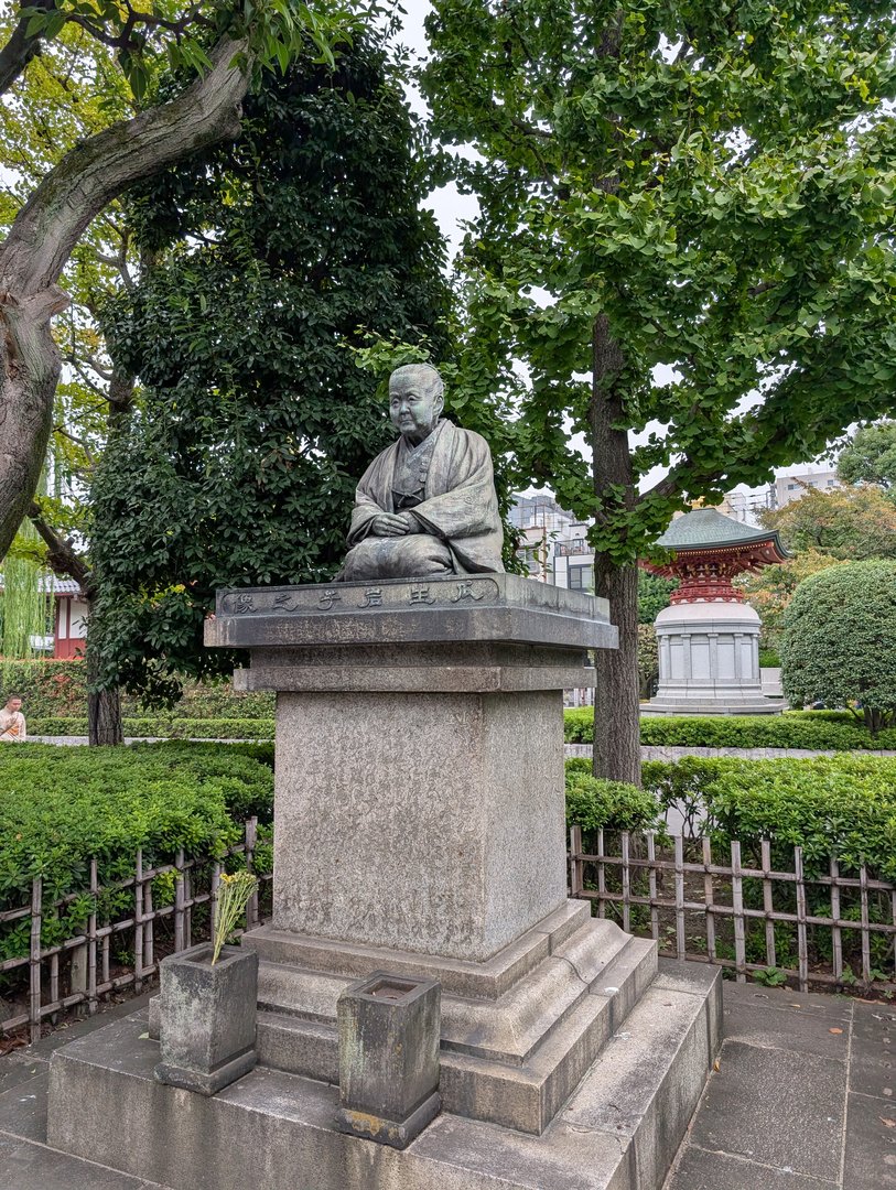 stumbled across this statue of matsuo basho at sensoji temple - chuck's getting REALLY into japanese poetry now