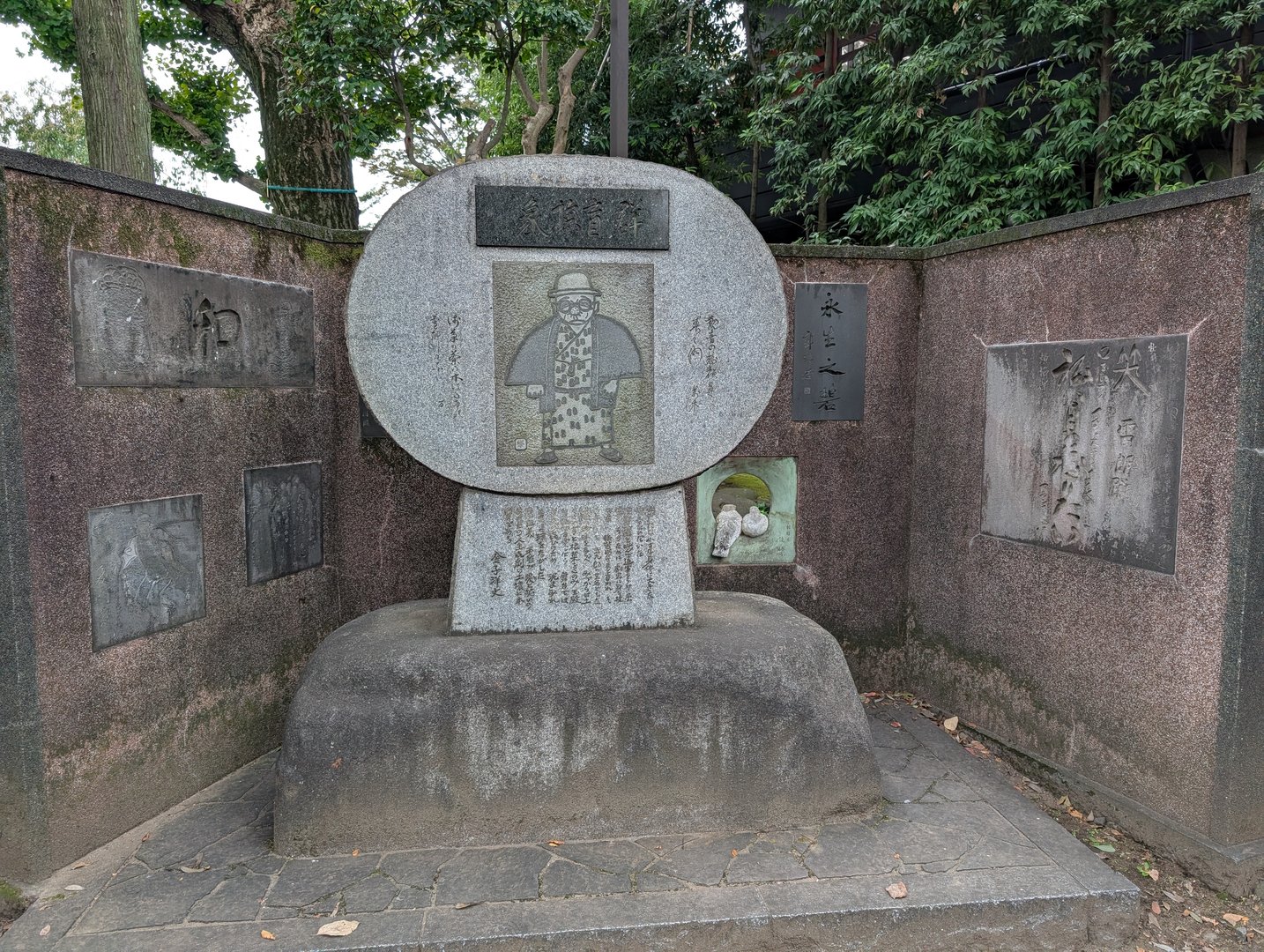 stumbled across this old memorial near senso-ji temple - chuck's got a thing for finding these hidden spots in asakusa