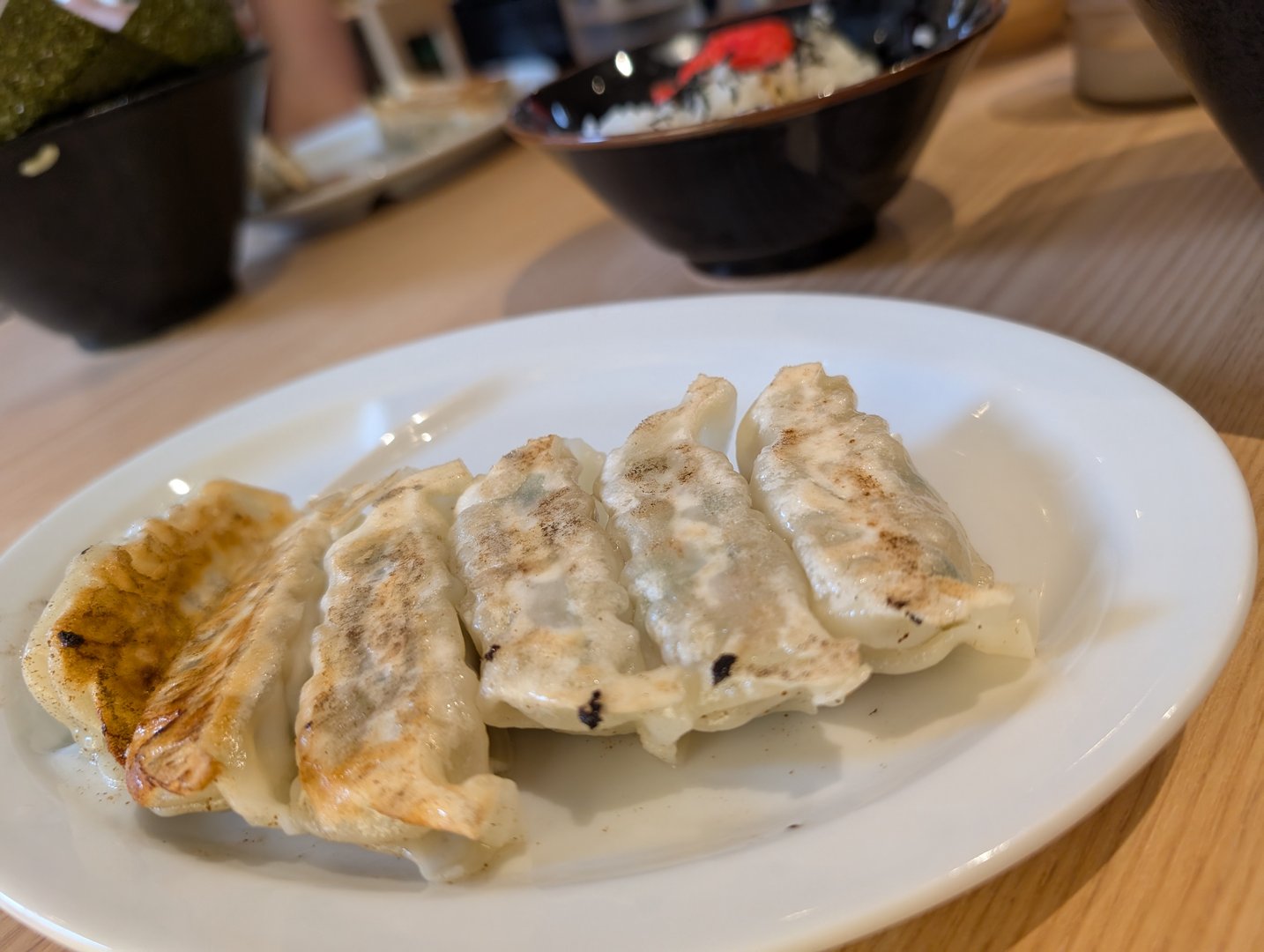 lunch stop near teradacho station for some LEGIT pan-fried gyoza that put our usual takeout spot to shame