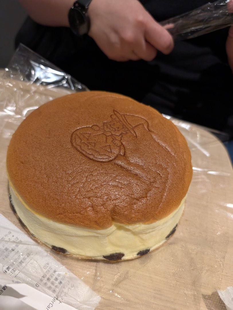 chuck grabbed this FLUFFY japanese cheesecake from rikuro ojisan in osaka's namba district - way better than the ones we tried in tokyo