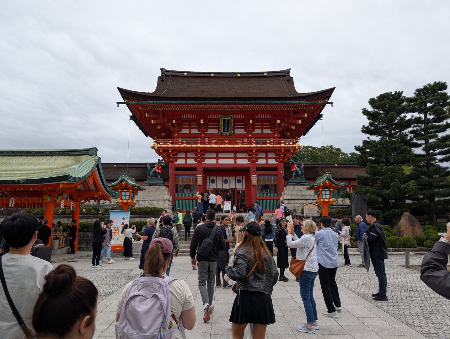 chuck caught this shot of the ICONIC rōmon gate at fushimi inari shrine while ashley braved the tourist crowds for a closer look