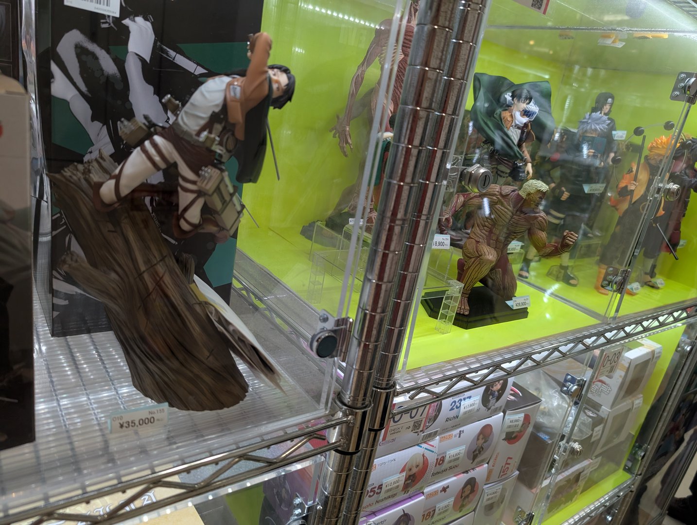 chuck spotted this EPIC attack on titan figure in akihabara for ¥35,000 (~$235). guess who's going home with a lighter wallet