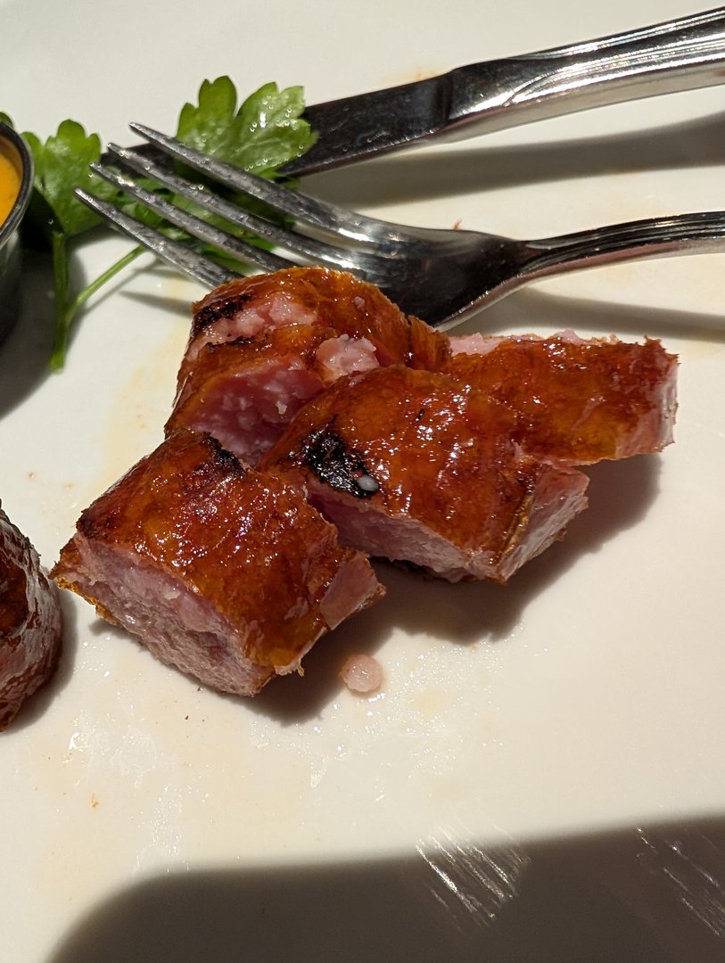 chuck and ashley found this AMAZING peking duck at a chinese restaurant near tokyo dome. who knew some of tokyo's best chinese food would be in chiyoda?