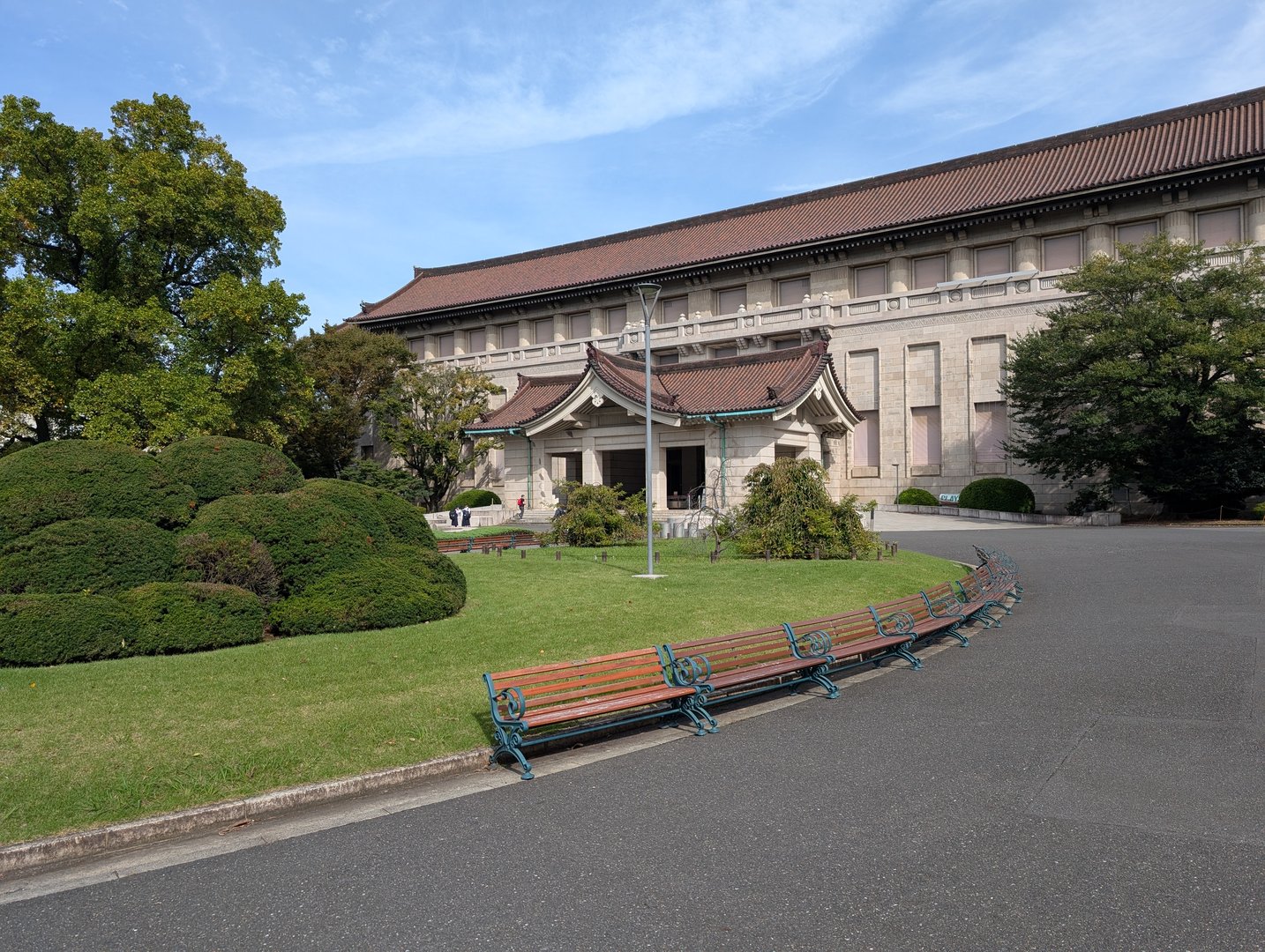 early morning at the tokyo national museum - chuck managed to get this shot before the crowds showed up