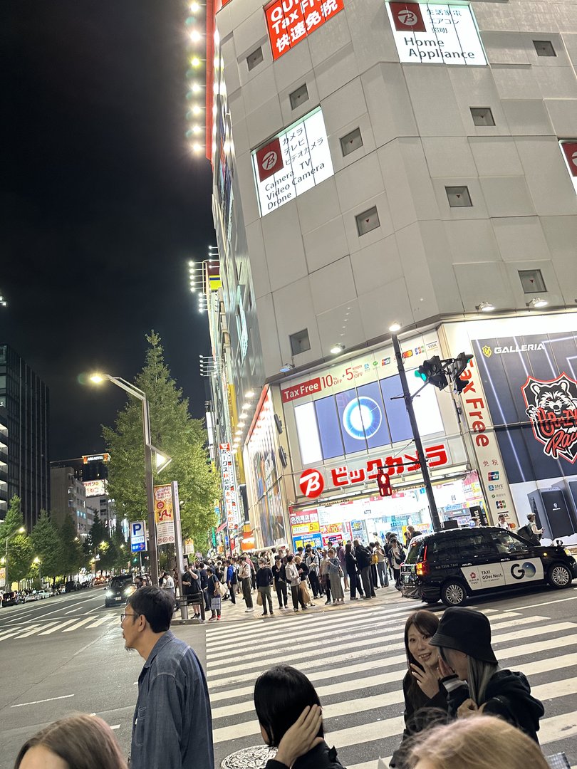 saturday night crowds at the MASSIVE bic camera store in akihabara. dan caught this while we were heading to get some electronics - the lines here are no joke