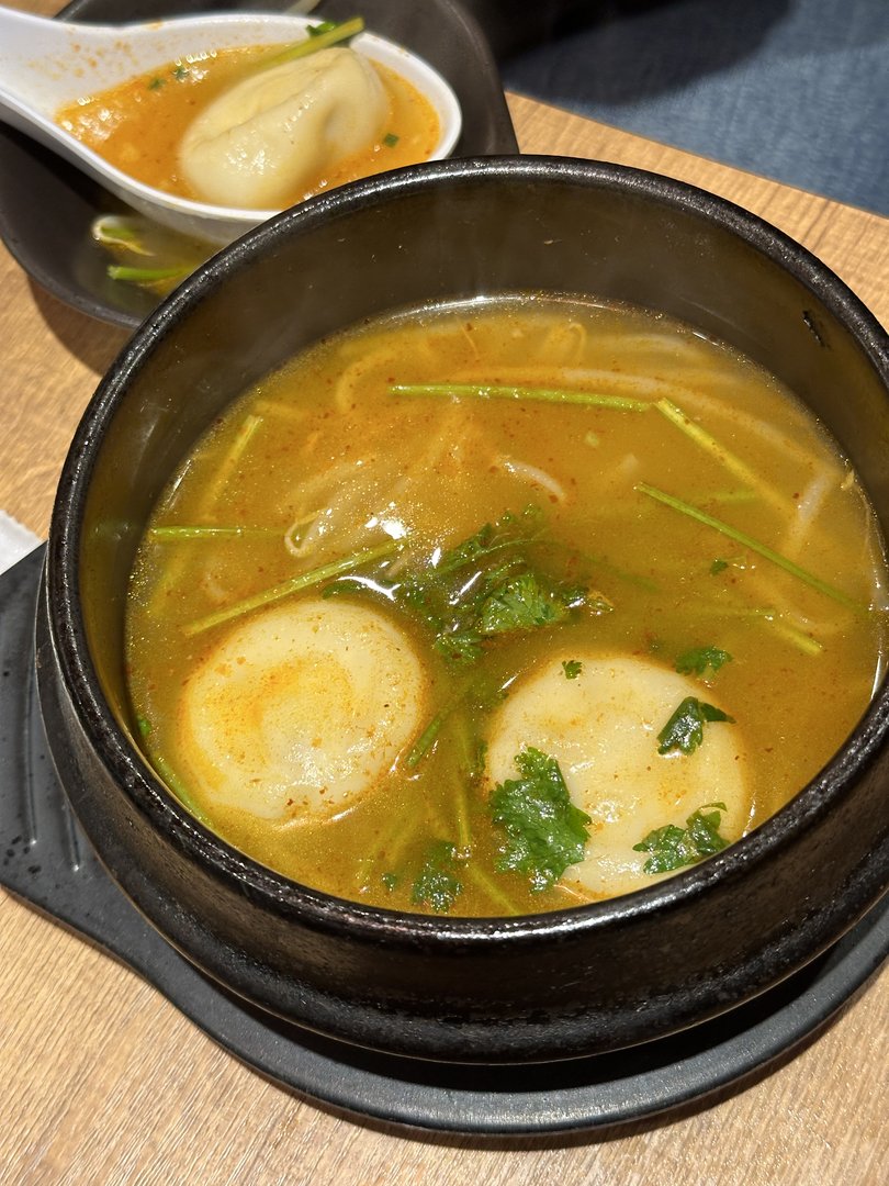 late night curry soup with GIANT dumplings at this tiny spot in shinjuku. dan's first time trying proper japanese curry and these massive gyoza definitely hit the spot after all the walking today.