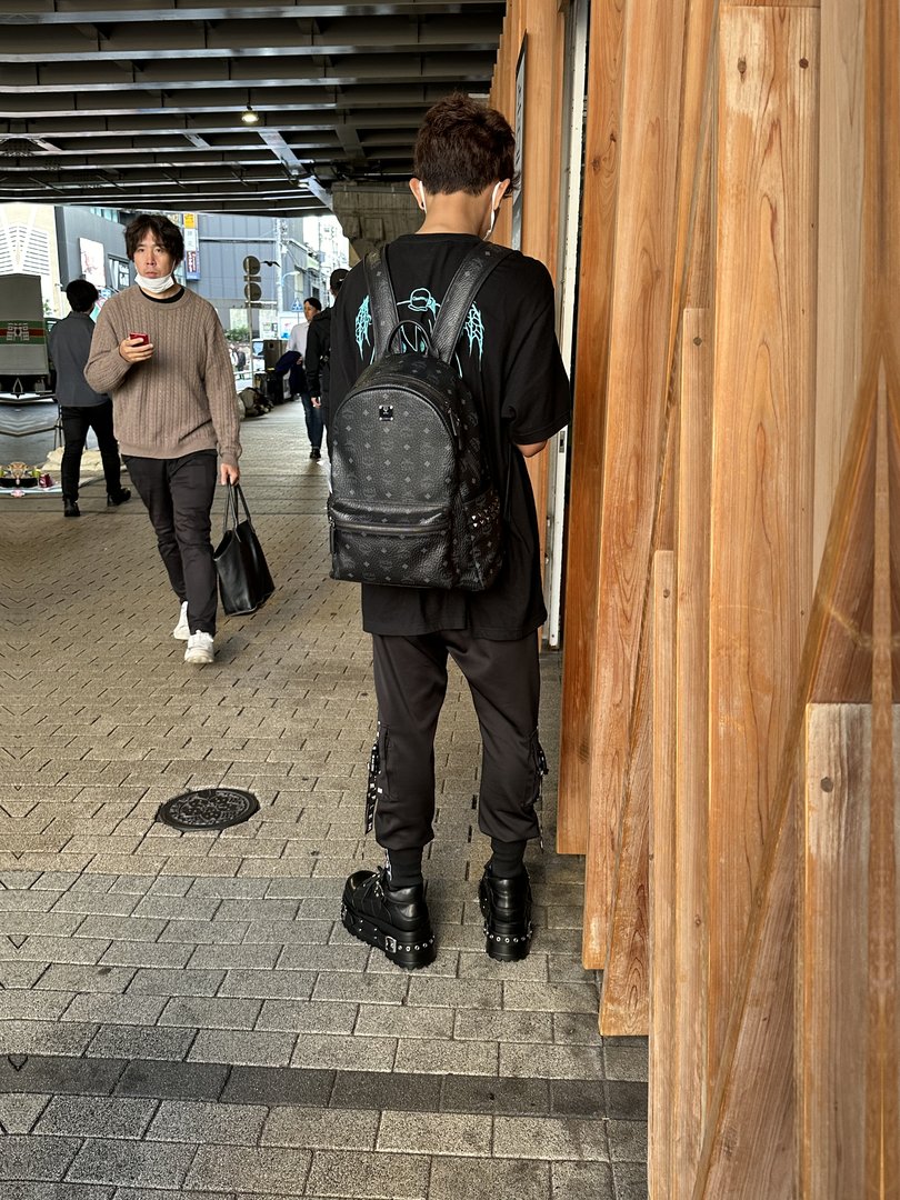 spotted this EPIC street style under the train tracks in shinjuku - those platform boots and mcm backpack are pure tokyo fashion