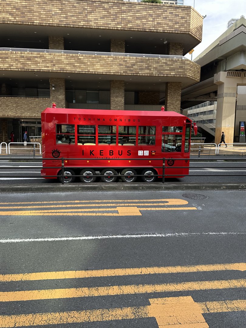 spotted this BRIGHT red ikebus while exploring ikebukuro - these retro-style buses are way cooler than regular public transit