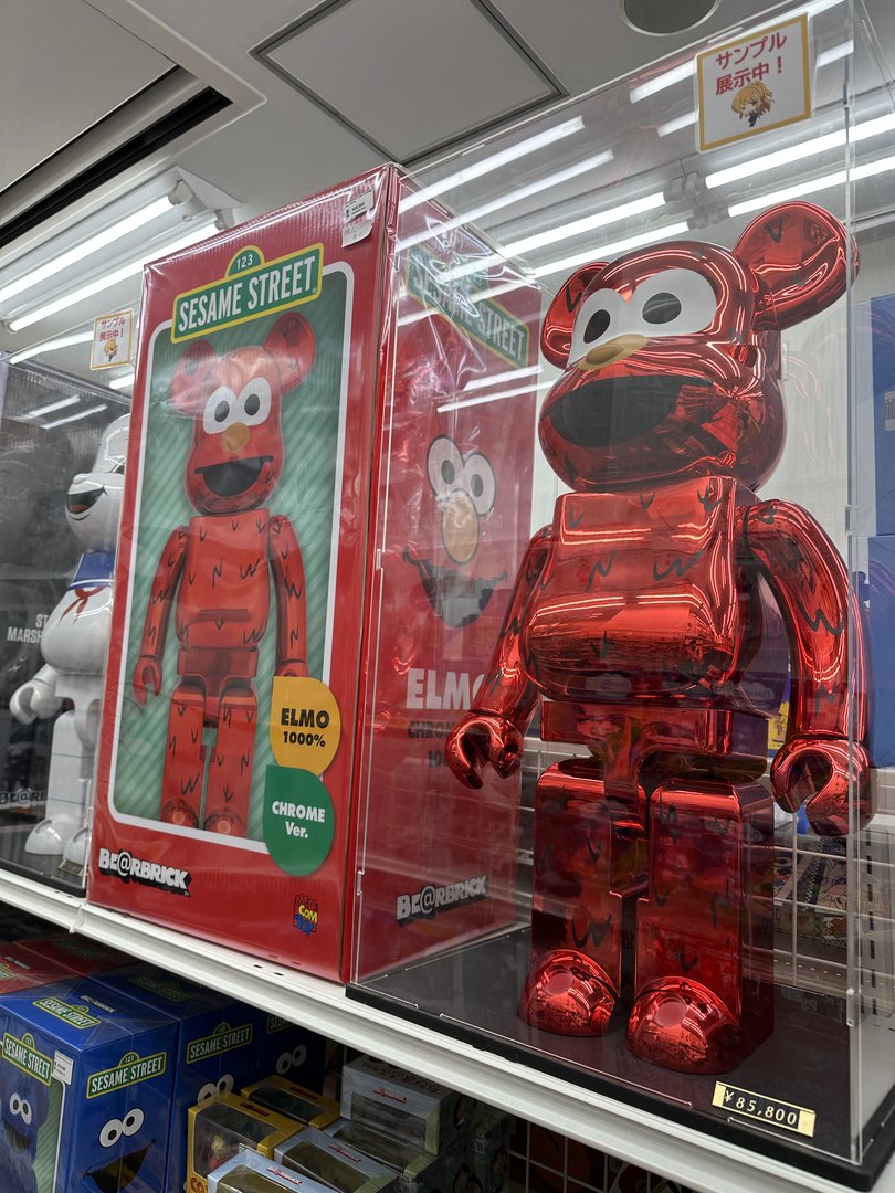 spotted these WILD chrome elmo bearbricks while hunting for collectibles in akihabara. dan's gonna need a bigger suitcase.