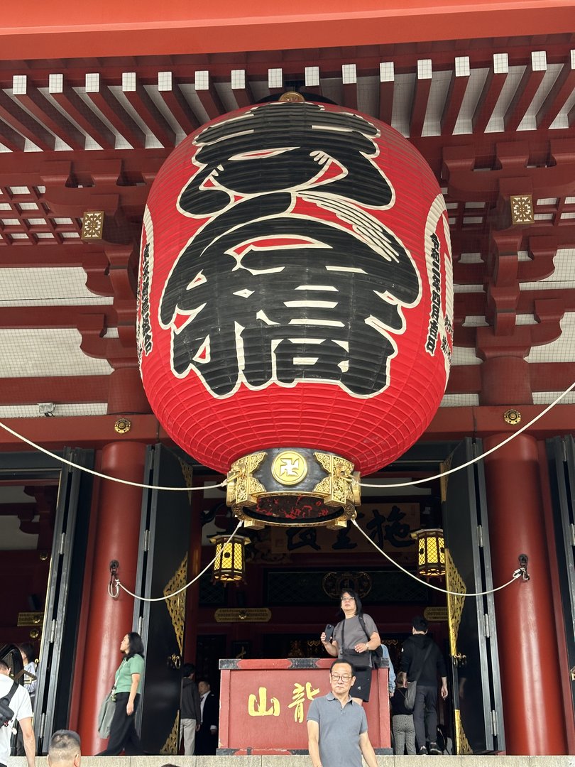 early morning stop at the ICONIC kaminarimon gate in asakusa - dan's first glimpse of those massive red lanterns you always see in tokyo photos